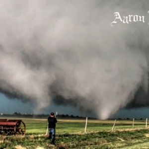 Meet your Posher, Aaron